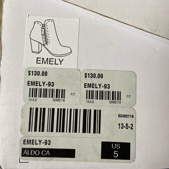 Black heeled bootie - Picture 2 of 5